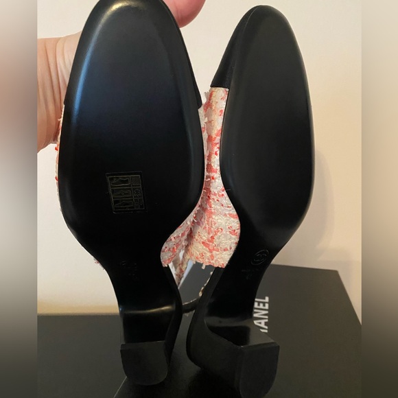 CHANEL New Women's Ivory, Pink and Black Tweed Slingback Heels - Picture 5 of 6